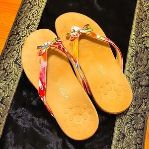 VIONIC Sandals Size 8